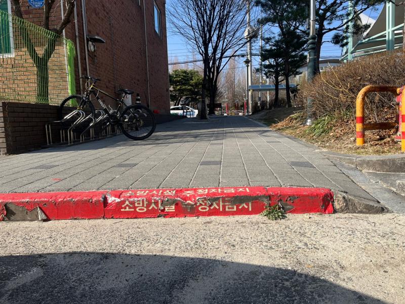 거창군 관내 소방시설 주정차 금지구역 표지판 훼손 심각